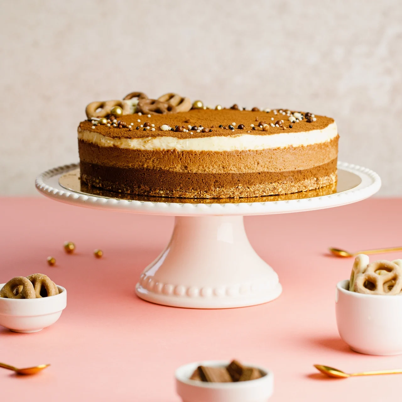 Tort 3 czekolady - gorzka, mleczna, biała